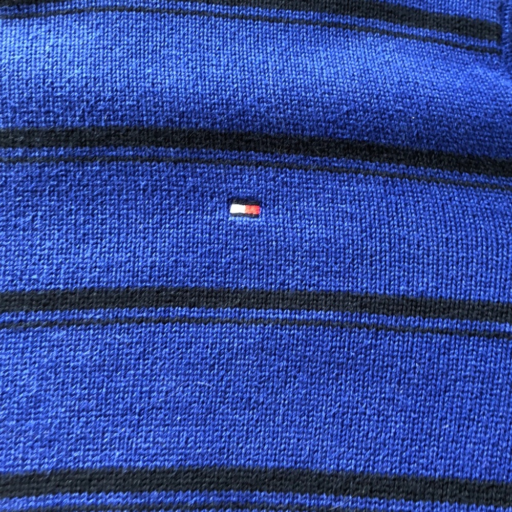 Tommy Hilfiger sweater - Picture 2 of 3
